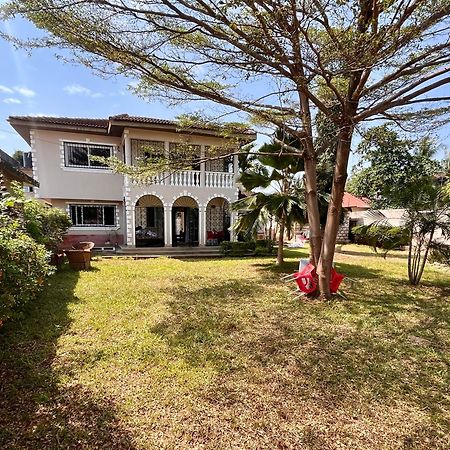 Akogo House - Bnb , Hostel, Backpackers & Volunteer Center Mombasa Exteriér fotografie