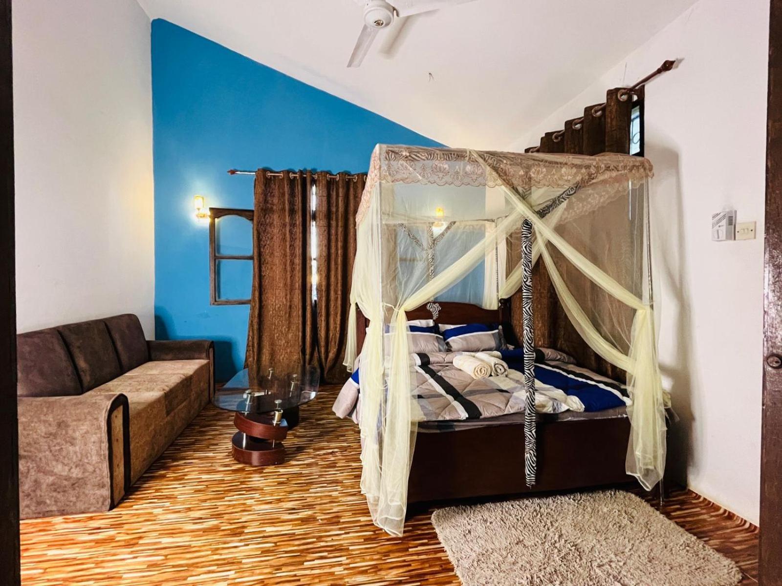 Akogo House - Bnb , Hostel, Backpackers & Volunteer Center Mombasa Exteriér fotografie