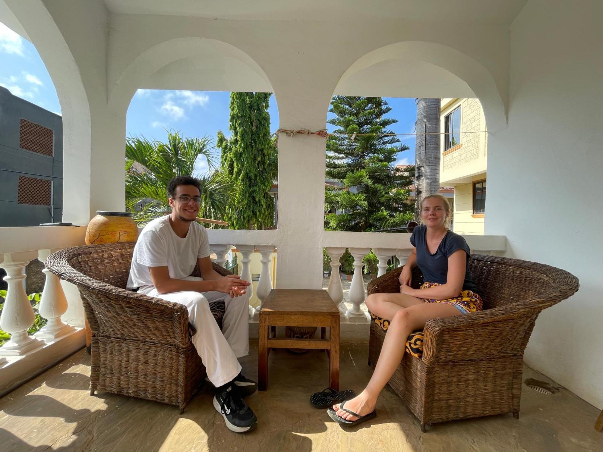 Akogo House - Bnb , Hostel, Backpackers & Volunteer Center Mombasa Exteriér fotografie