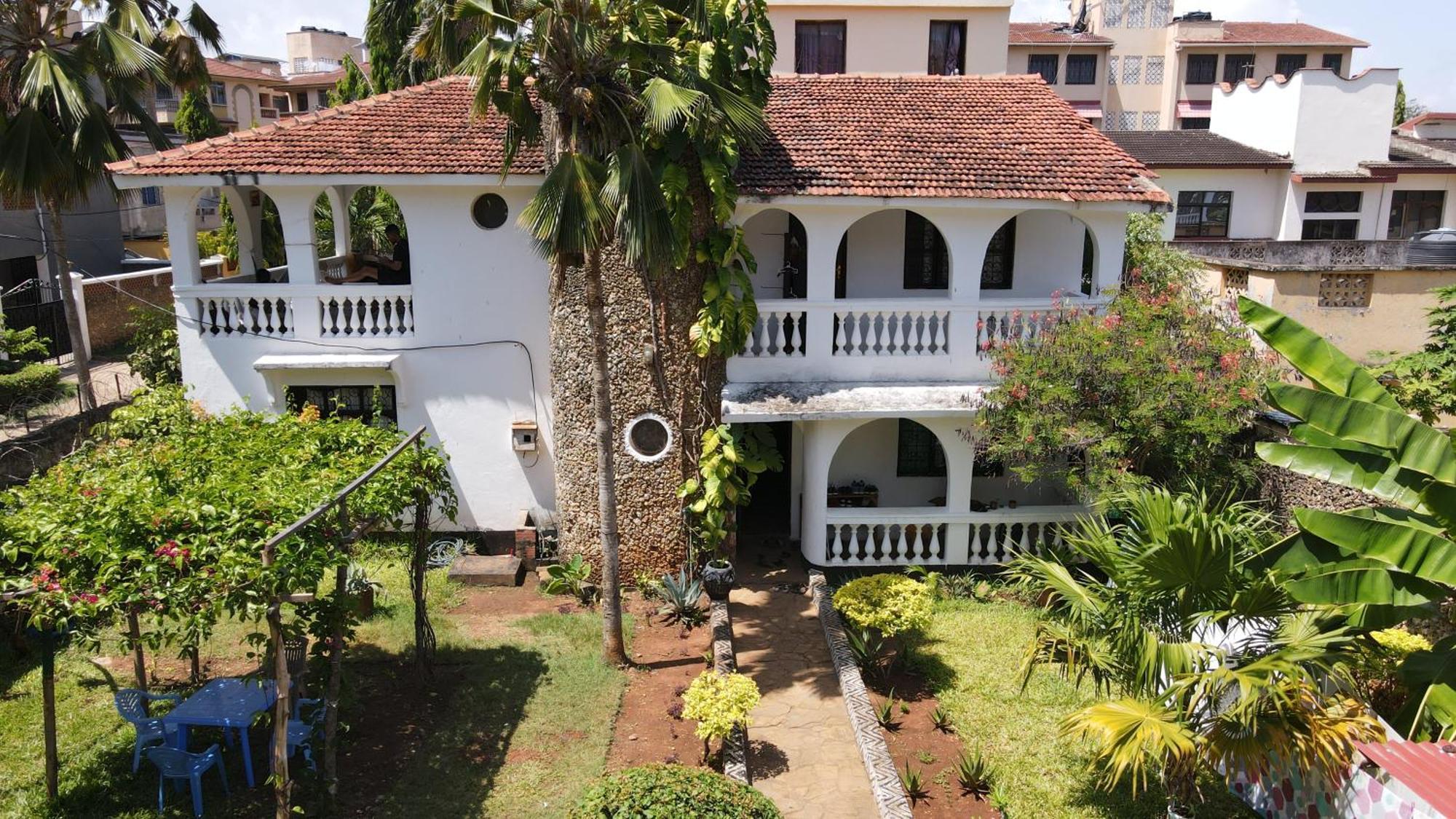Akogo House - Bnb , Hostel, Backpackers & Volunteer Center Mombasa Exteriér fotografie