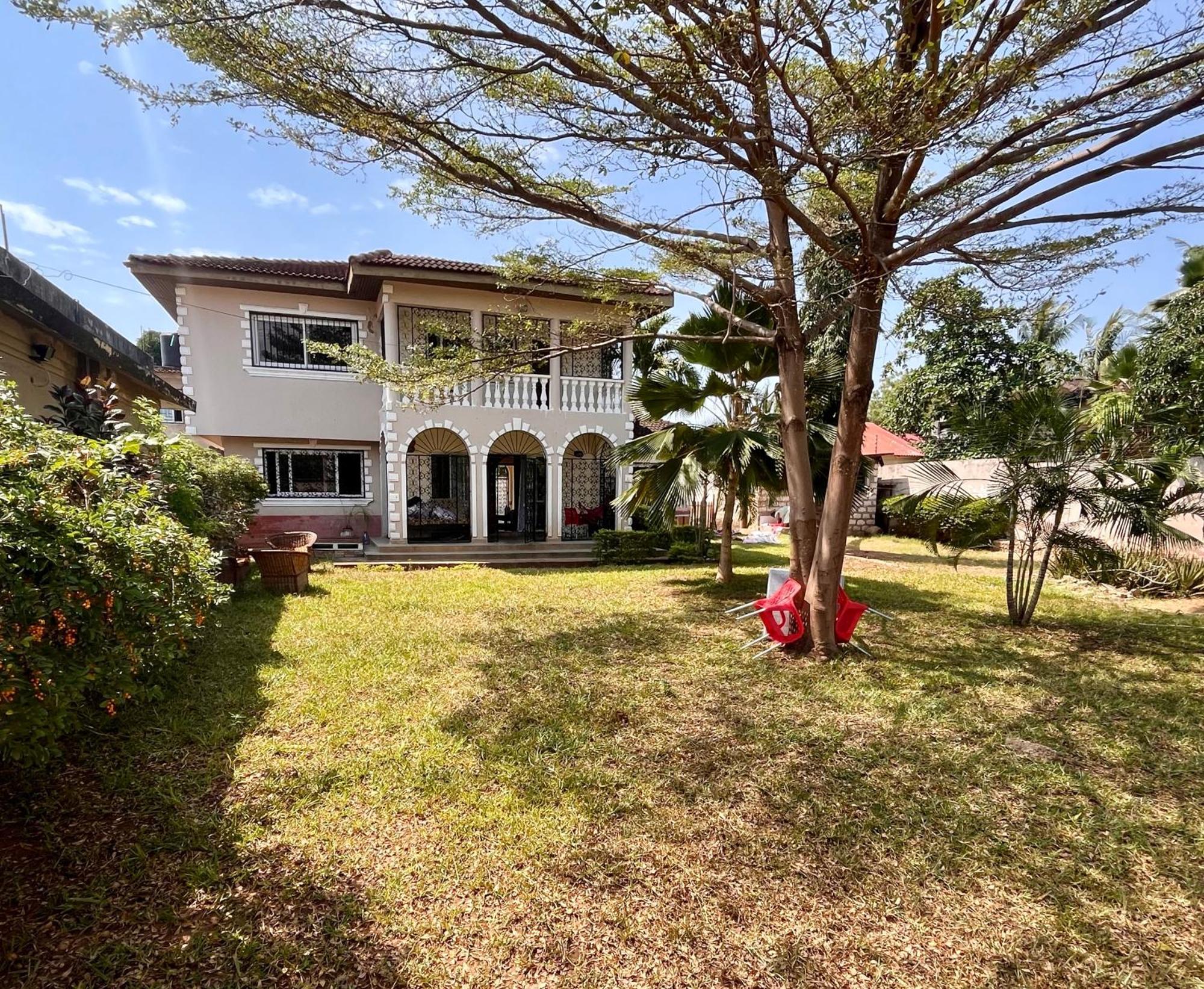 Akogo House - Bnb , Hostel, Backpackers & Volunteer Center Mombasa Exteriér fotografie