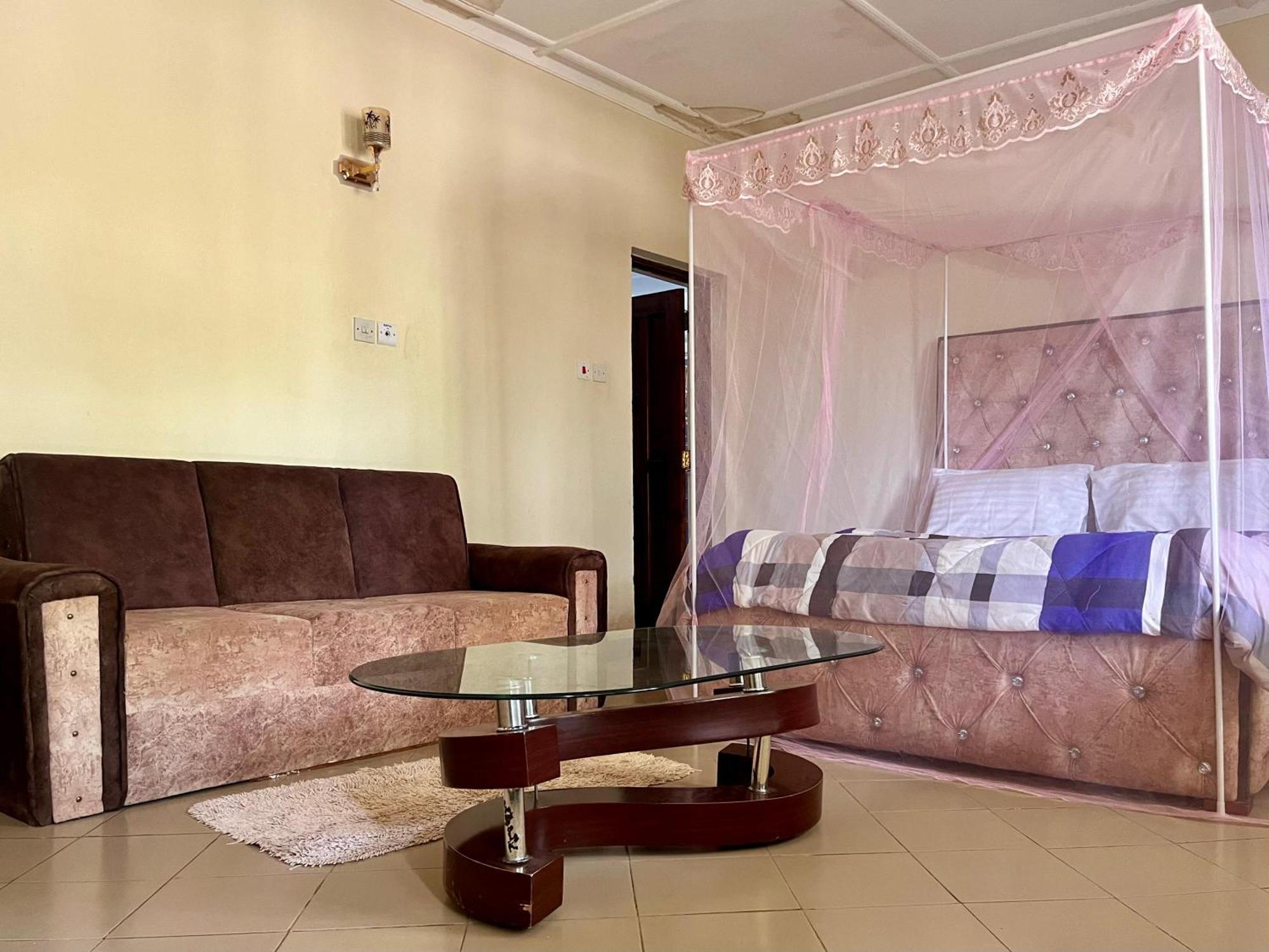 Akogo House - Bnb , Hostel, Backpackers & Volunteer Center Mombasa Exteriér fotografie