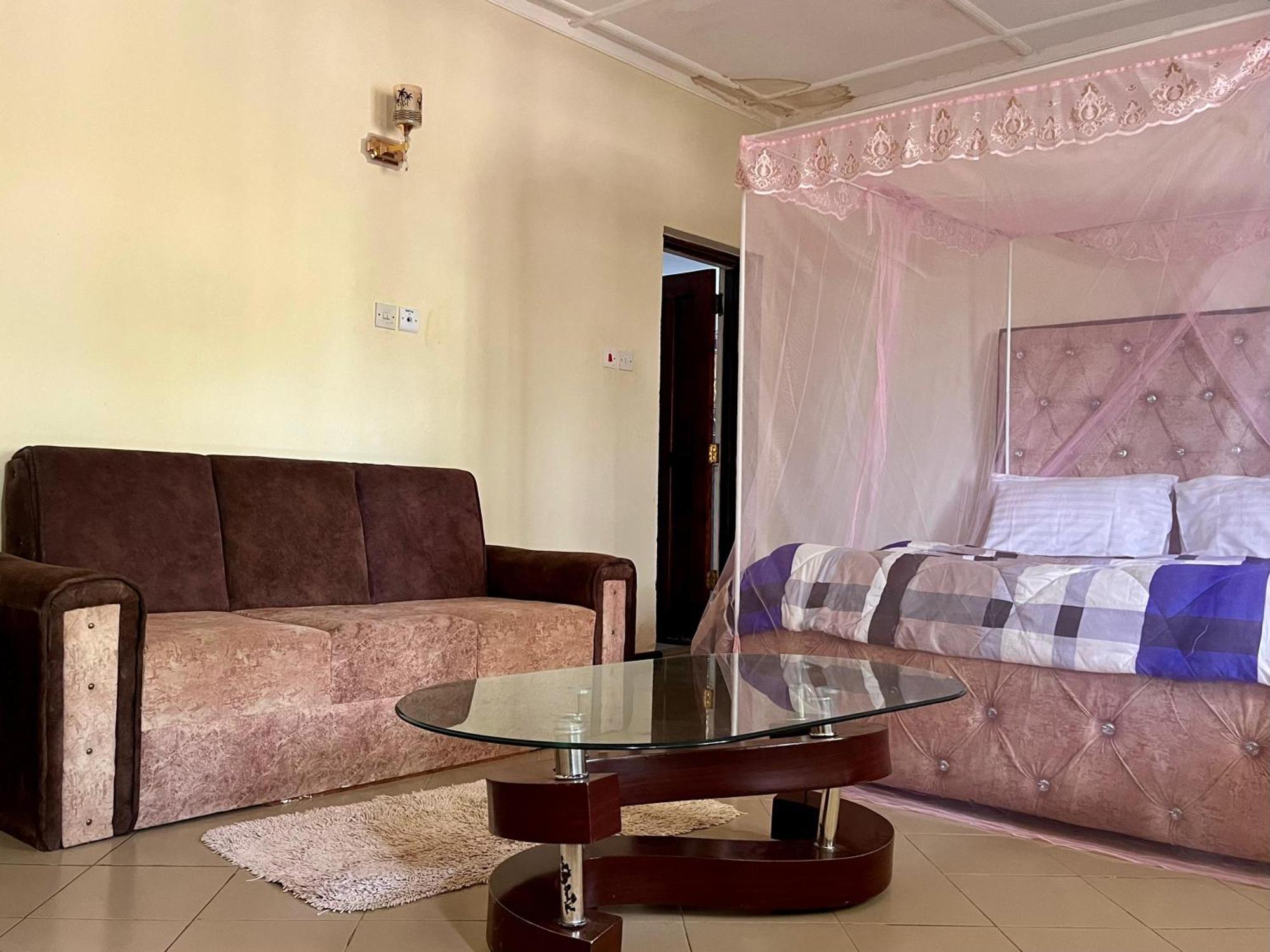 Akogo House - Bnb , Hostel, Backpackers & Volunteer Center Mombasa Exteriér fotografie