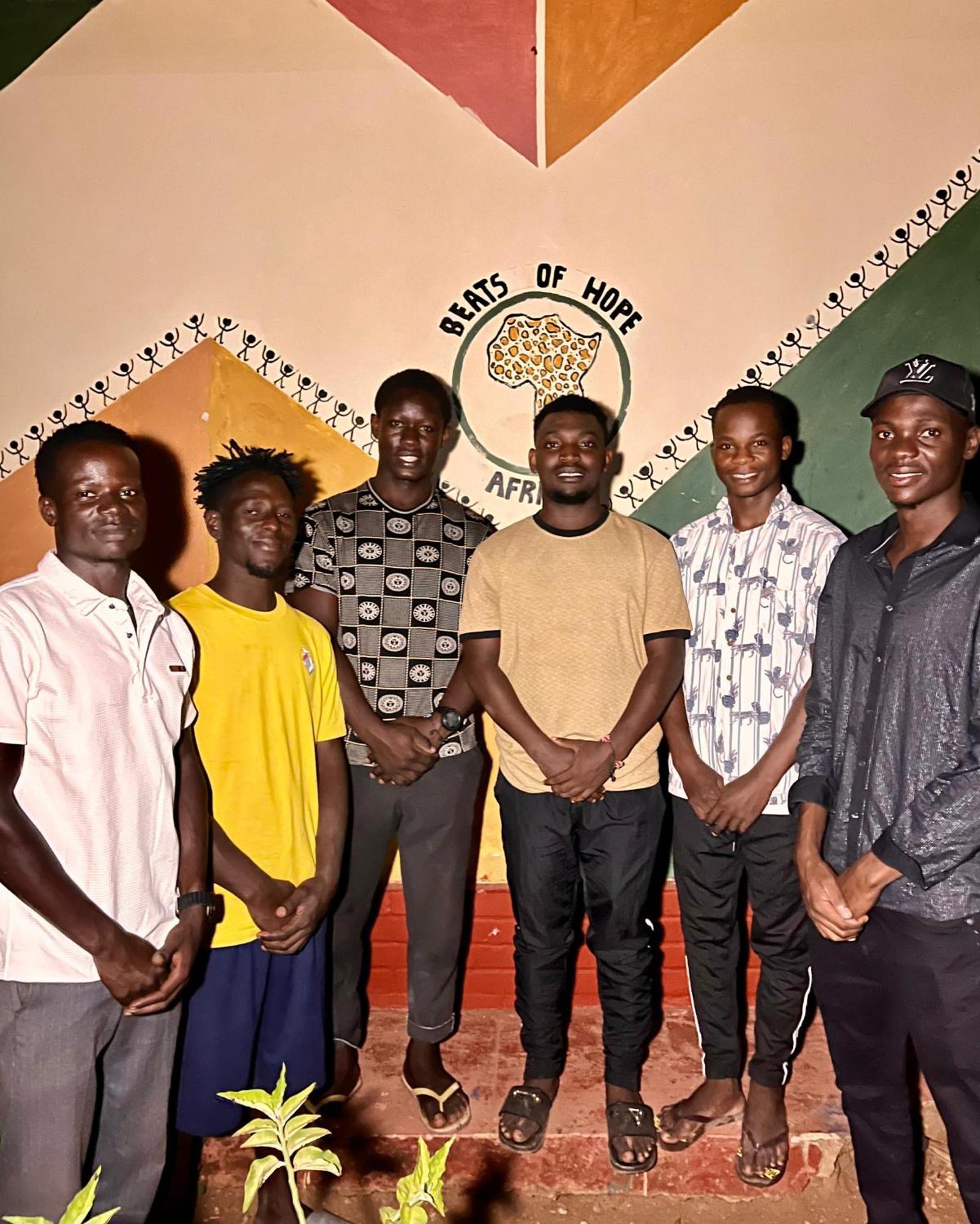 Akogo House - Bnb , Hostel, Backpackers & Volunteer Center Mombasa Exteriér fotografie