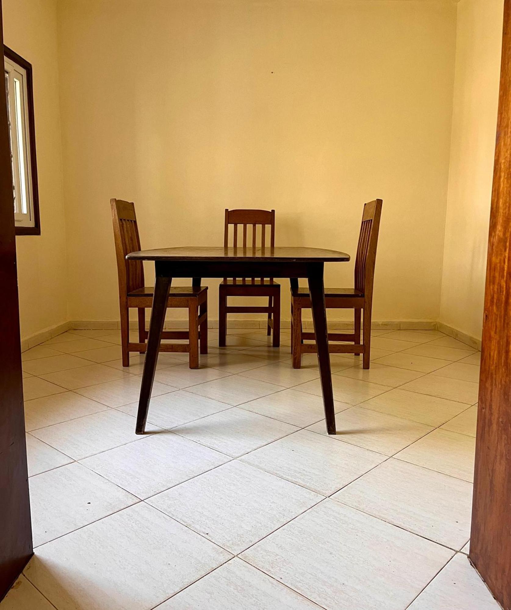 Akogo House - Bnb , Hostel, Backpackers & Volunteer Center Mombasa Exteriér fotografie
