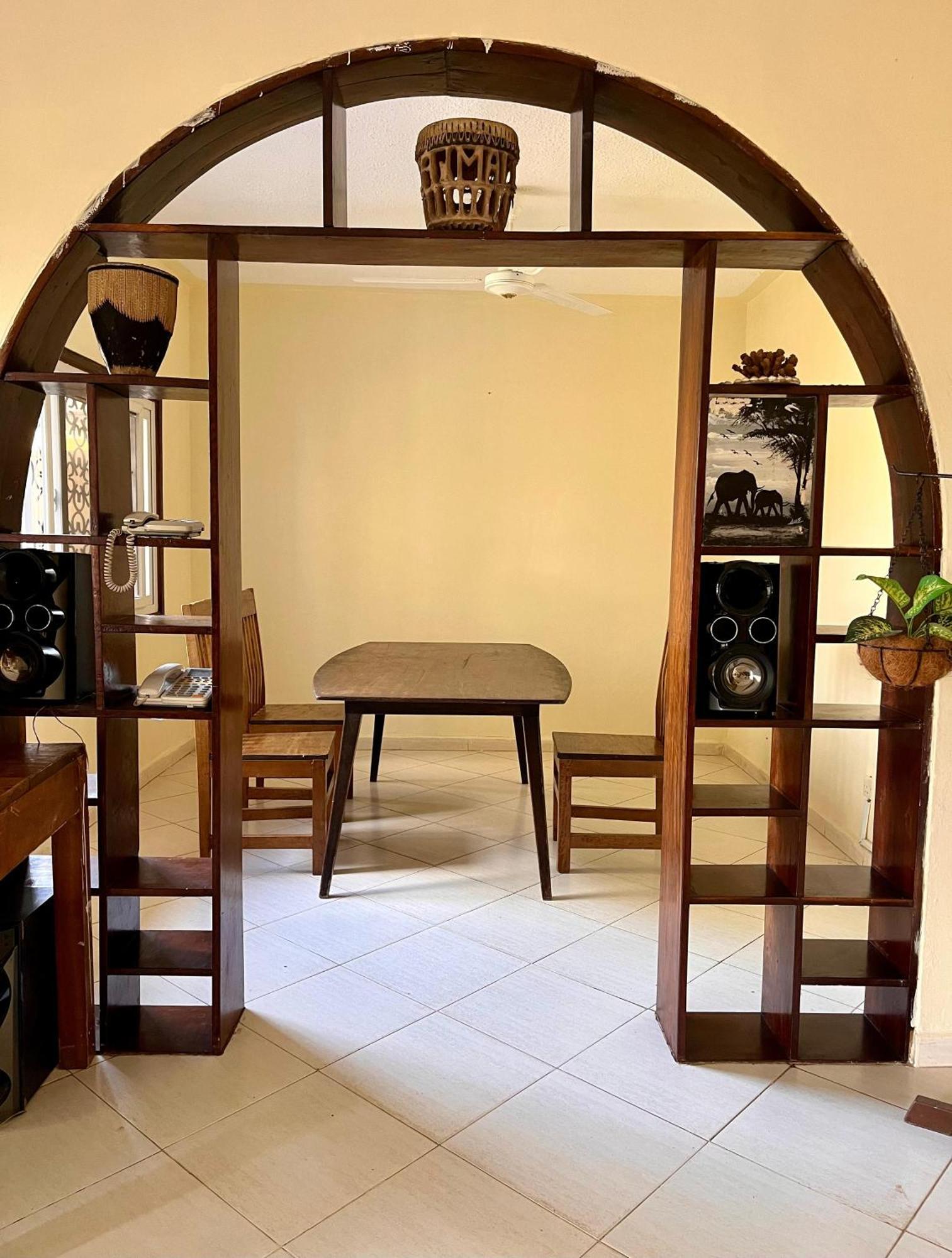Akogo House - Bnb , Hostel, Backpackers & Volunteer Center Mombasa Exteriér fotografie