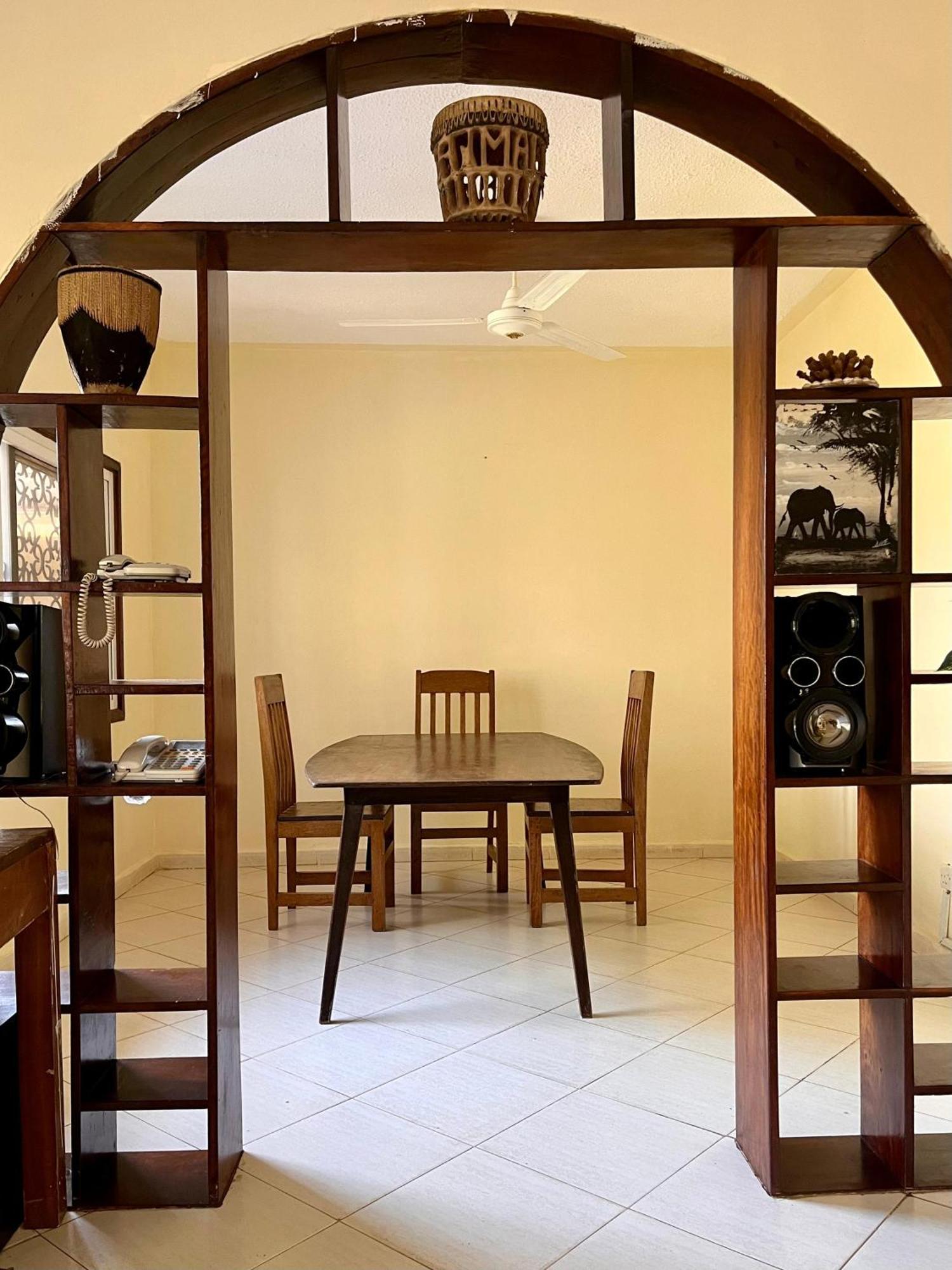 Akogo House - Bnb , Hostel, Backpackers & Volunteer Center Mombasa Exteriér fotografie