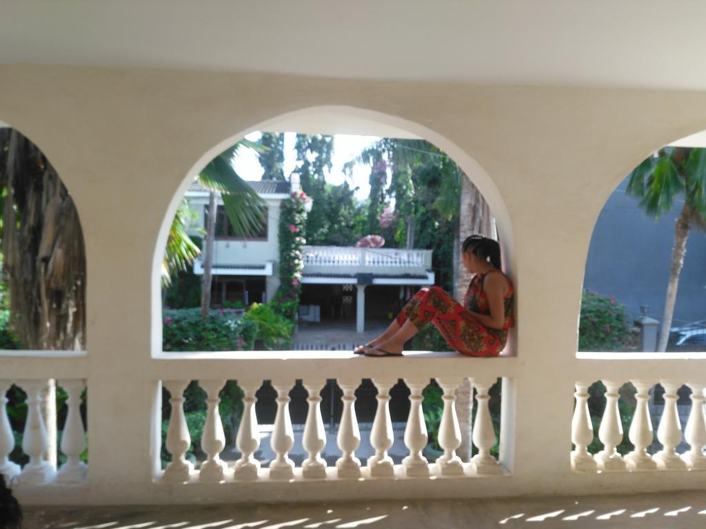 Akogo House - Bnb , Hostel, Backpackers & Volunteer Center Mombasa Exteriér fotografie