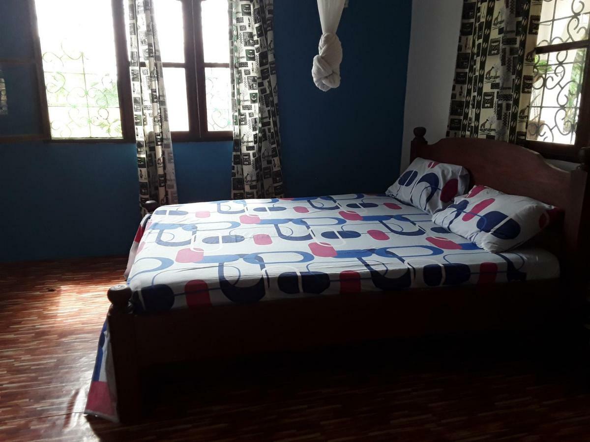 Akogo House - Bnb , Hostel, Backpackers & Volunteer Center Mombasa Exteriér fotografie